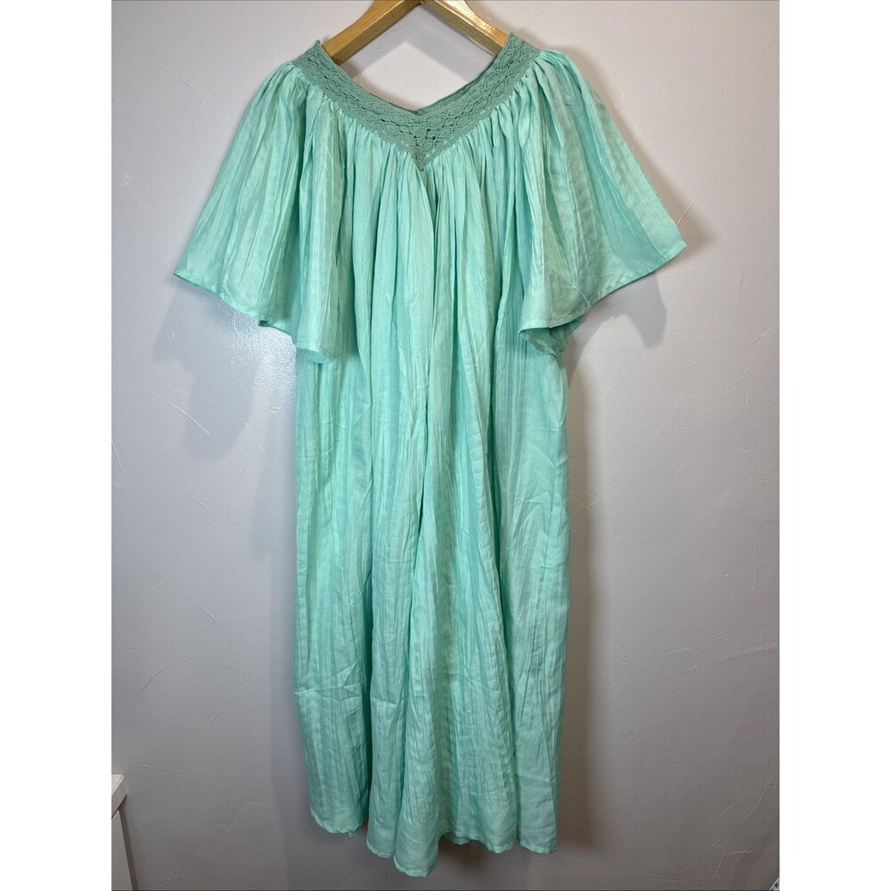 CW Classics Nightgown Sleep Dress Nap Day Garden Crochet Neckline Size Medium